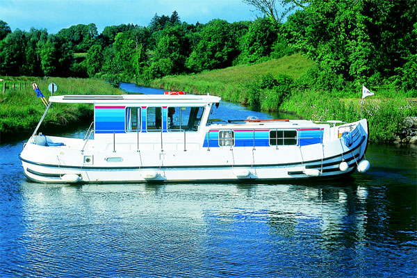 Cruisers for hire on the Shannon River - P1120 R Aft Deck