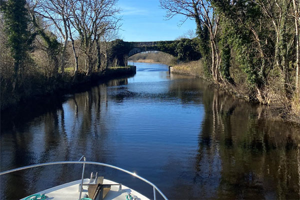 Sailing to a bridge on the Shannon-Erne waterway