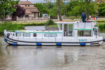 Boats for Hire in Burgundy, France - P1106FB