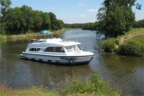 Boats for Hire in Burgundy, France - Tango