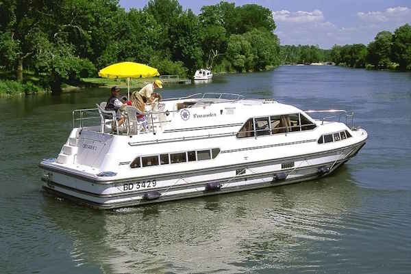 Cruisers for hire on the Shannon River - Crusader