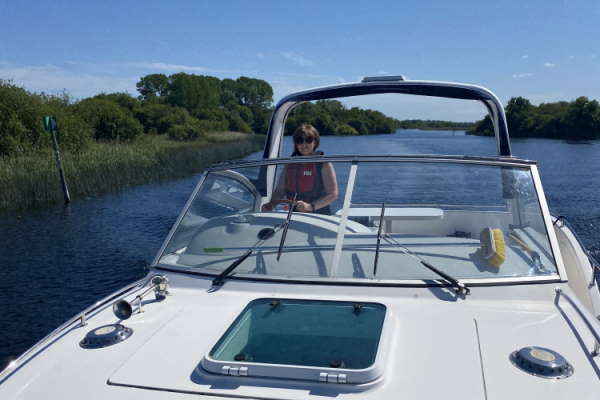 Shannon Boat Hire Gallery - Cruising on a Silver Spray