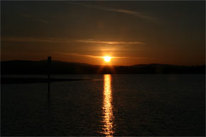 Shannon Boat Hire Gallery - Sun sets over the Shannon