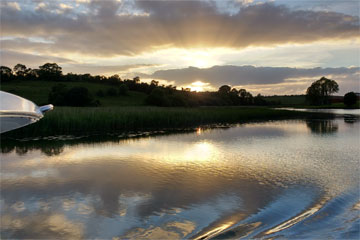 A slow, lazy evening cruise