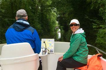 Shannon Boat Hire Gallery - Happy to be cruising