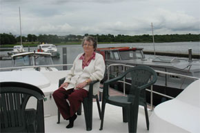 Shannon Boat Hire Gallery - Just kicking back and enjoying the river Shannon