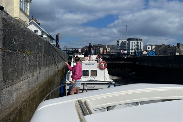 Taking a Carlow Class through a lock