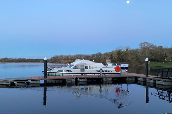 Moored in a Shannon Star