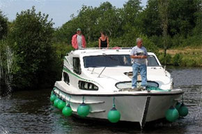 Shannon Boat Hire Gallery - Just cruising...