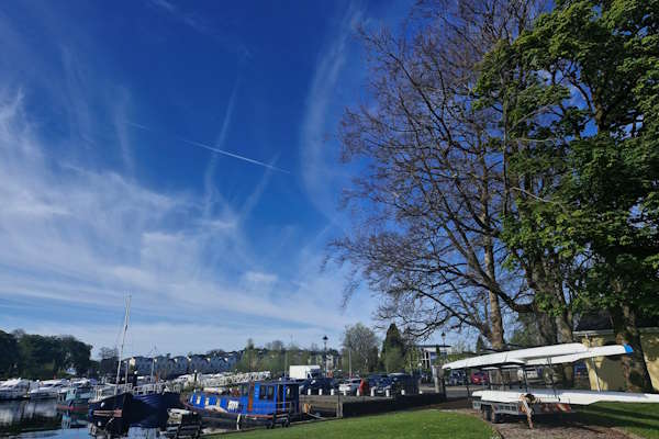 Shannon Boat Hire Gallery - A lovely Spring day over the Shannon