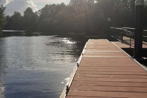 Jetty or diving platform?