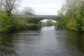 Shannon Boat Hire Gallery - Coming up to a bridge, mind your head!