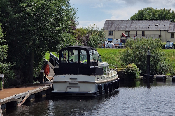 Shannon Boat Hire Gallery - Peaceful mooring on a Linssen hire boat