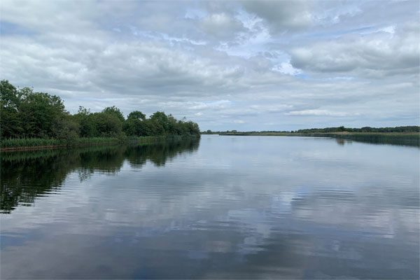Shannon Boat Hire Gallery - Cruising the lower Shannon on a Carlow Class