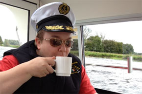 Shannon Boat Hire Gallery - A cuppa for the captain.