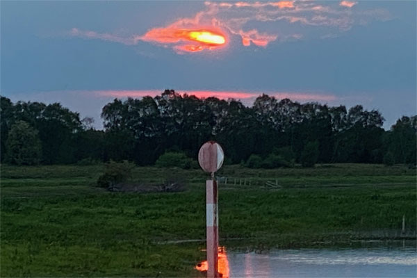 Shannon Boat Hire Gallery - Is the sky on fire?