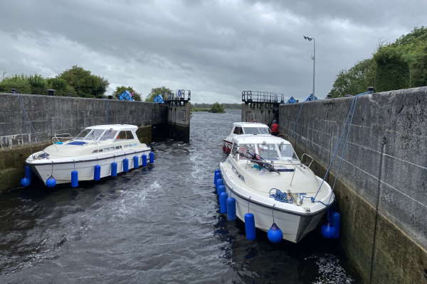 Shannon Boat Hire Gallery - Room for one more...