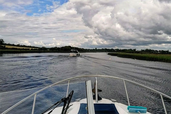 Shannon Boat Hire Gallery - Cruising on a Carlow Class