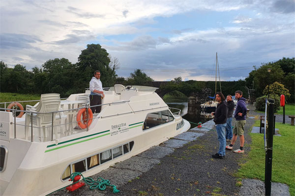 Shannon Boat Hire Gallery - Aww come on, let us on board.