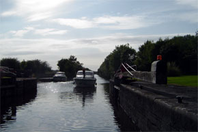 Shannon Boat Hire Gallery - "Coming into the lock - Richmond I think - on a beautiful evening on 24.7.04".