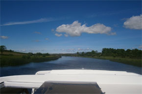 Shannon Boat Hire Gallery - Cruising from Carrick-on-Shannon on a Fermanagh Class