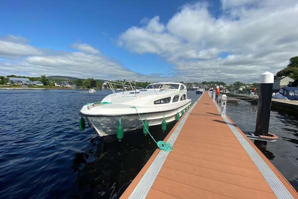 Shannon Boat Hire Gallery - Elegance moored