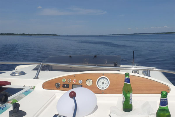 Shannon Boat Hire Gallery - A Longford on a Lake