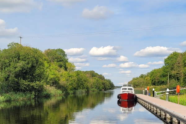 Shannon Boat Hire Gallery - Heading to Scarriff