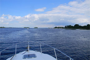 Shannon Boat Hire Gallery - A Carlow Class on Lough Ree