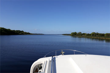 Shannon Boat Hire Gallery - A great day for cruising.