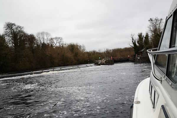 Approaching Victorial lock at Lock Key