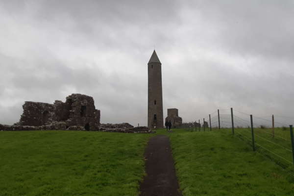 Shannon Boat Hire Gallery - The round tower at Devenish Island
