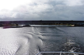 Shannon Boat Hire Gallery - Under the Bridge