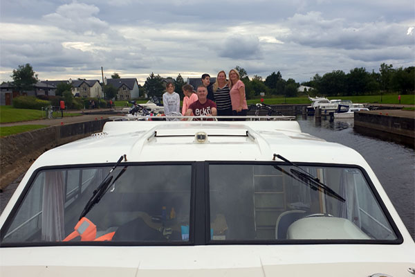 Shannon Boat Hire Gallery - All hands on deck