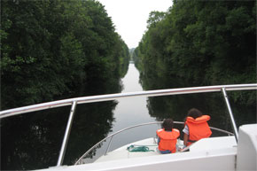 Shannon Boat Hire Gallery - Cruising on the Shannon-Erne Waterway