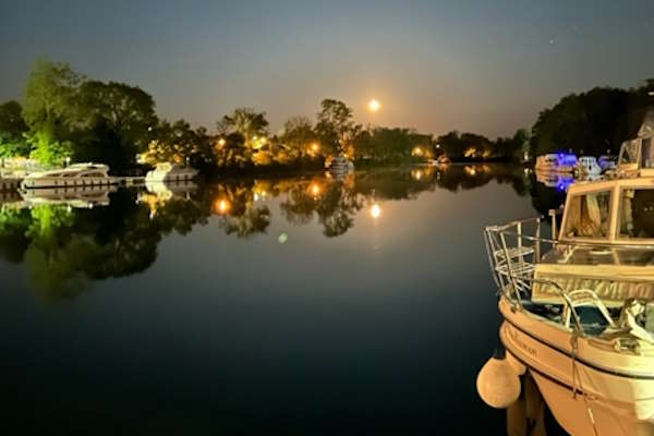 Shannon Boat Hire Gallery - Moored at Rooskey at night