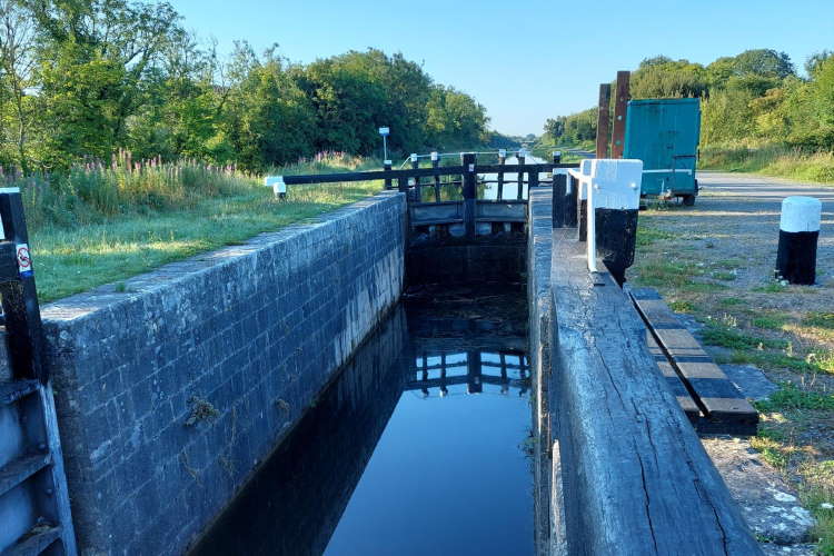 Shannon Boat Hire Gallery - A lock on the Clondra Canal