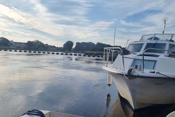 Shannon Boat Hire Gallery - The weir at Athlone