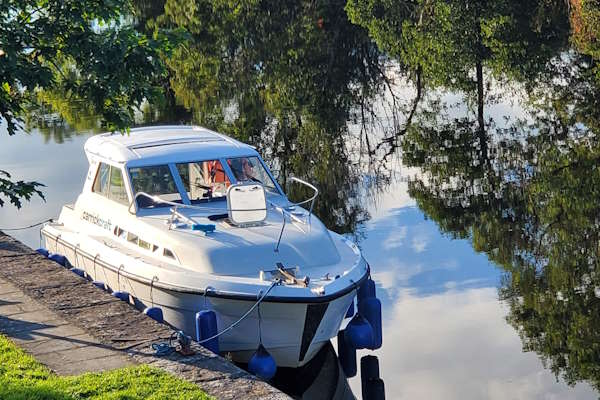 Shannon Boat Hire Gallery - Moored on a Tyrone Class