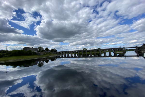 Shannon Boat Hire Gallery - Cruising into Shannonbridge