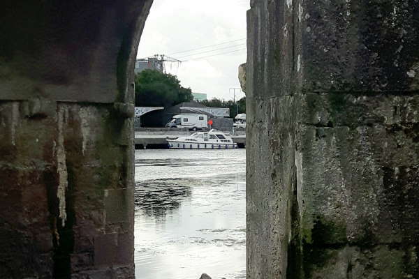 Shannon Boat Hire Gallery - Kilkenny Class through a bridge arch at Shannonbridge