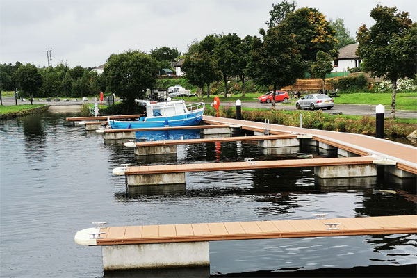 Shannon Boat Hire Gallery - Moored at Belleek