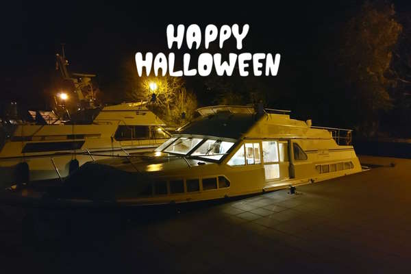 Shannon Boat Hire Gallery - Happy Halloween 2022