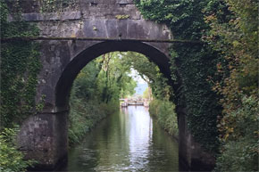 Approaching the lock at Drumshanbo on a Consul