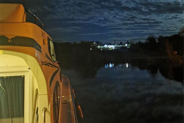 Shannon Boat Hire Gallery - A little night cruising