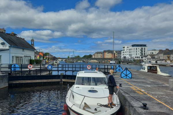 Taking a Silver Crest through the lock at Athlone