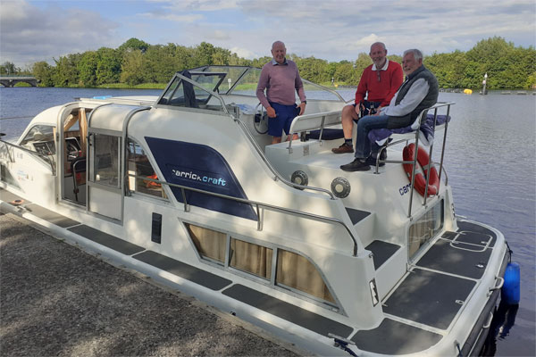 Shannon Boat Hire Gallery - Relaxing on deck