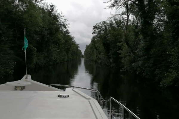 A P1400FB on the Jamestown Canal