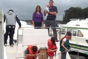 Shannon Boat Hire Gallery - The O39Rourke Family Ready to cruise.