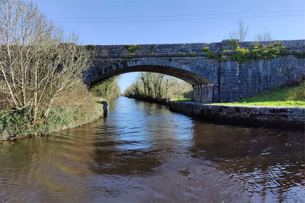 Shannon Boat Hire Gallery - Bridge on the